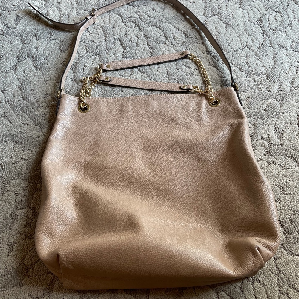 Ladies Michael Kors handbag 👜 very nice!